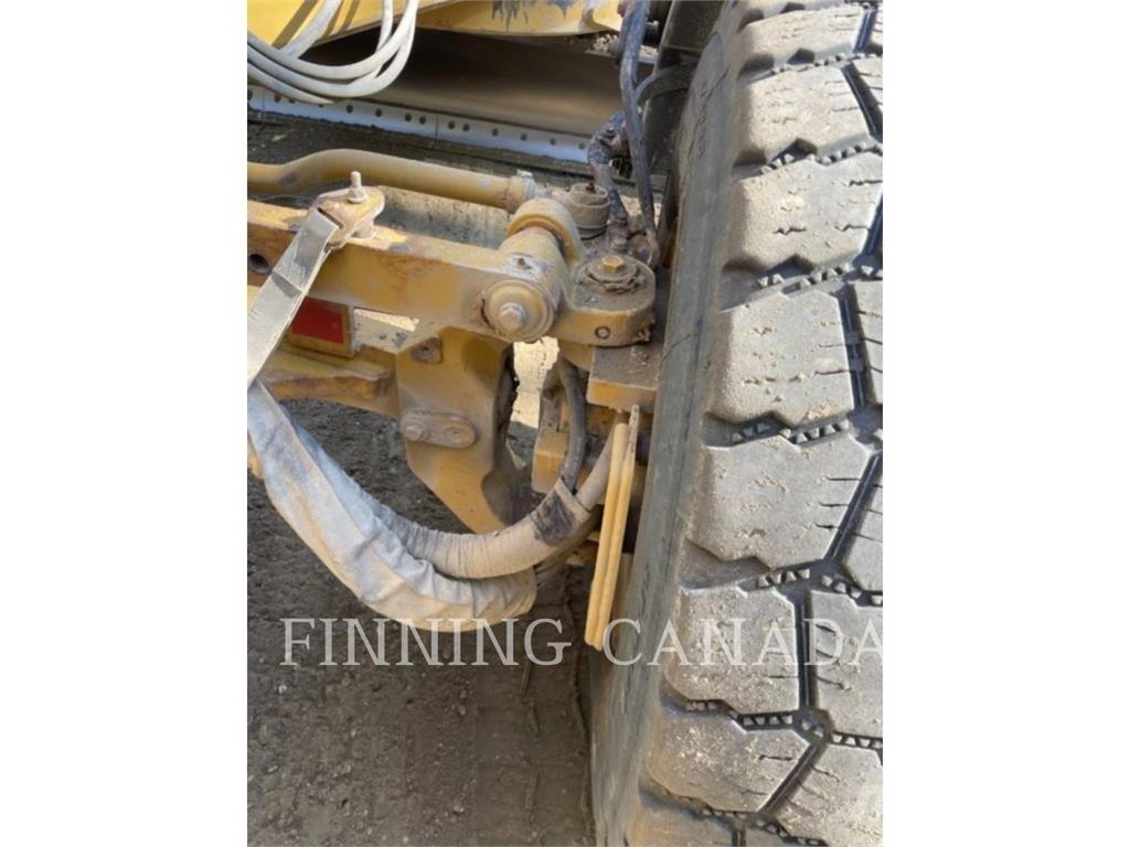 CAT 140-15 AWD Väghyvlar