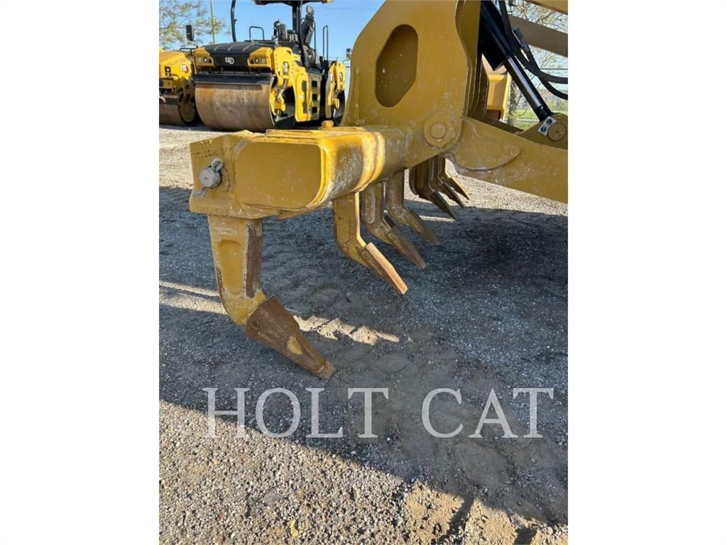 CAT 140 AWD Väghyvlar