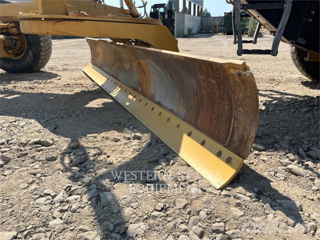 CAT 140 AWD Väghyvlar