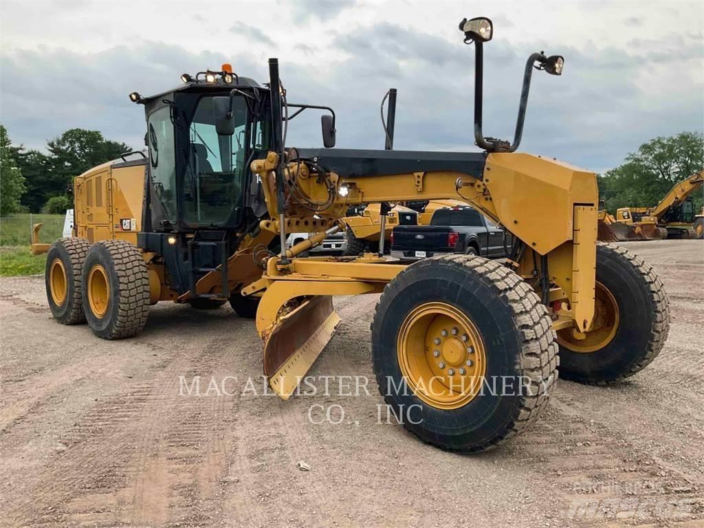 CAT 140 M2 Väghyvlar