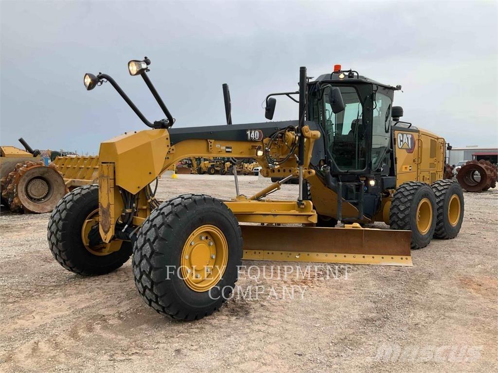 CAT 14015AWD Väghyvlar