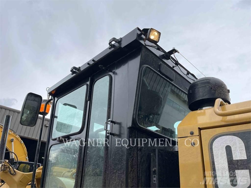 CAT 140GC Väghyvlar