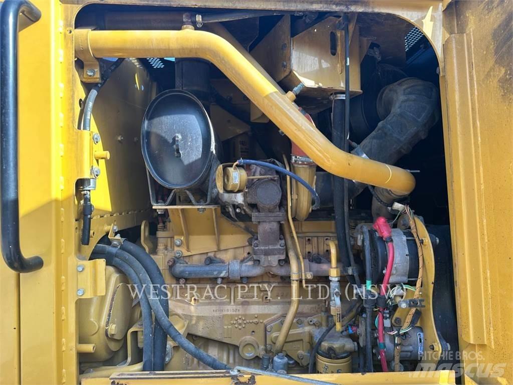 CAT 140M Väghyvlar