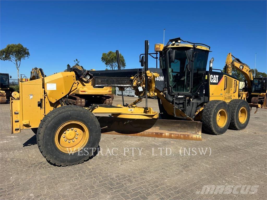 CAT 140M Väghyvlar