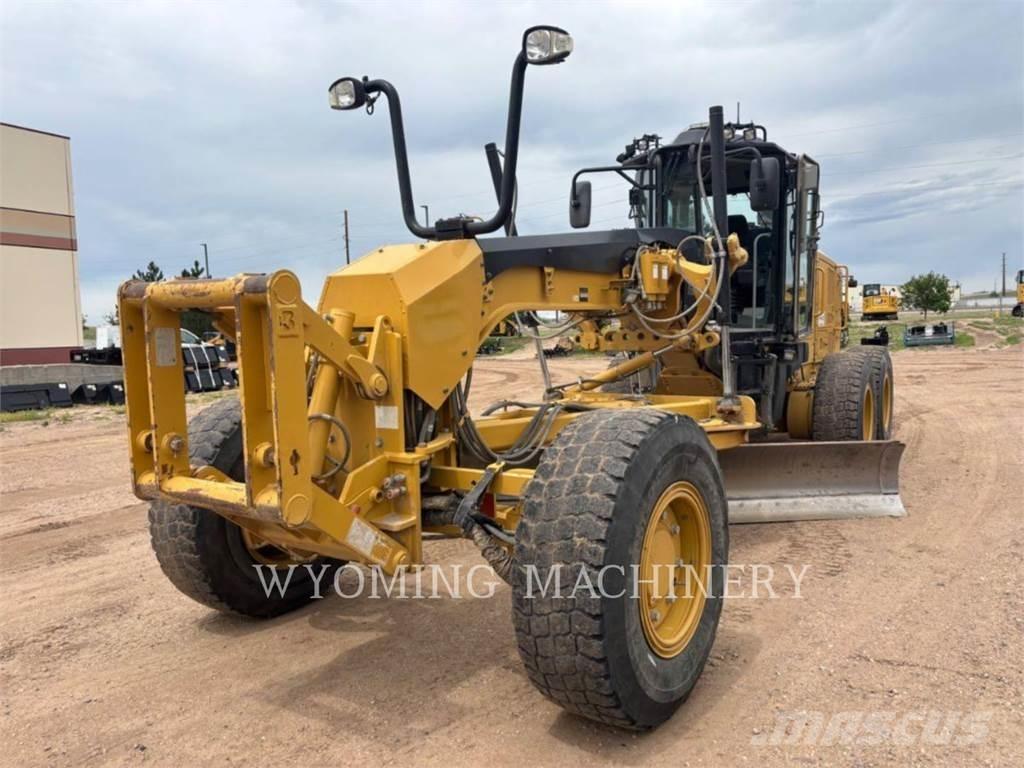 CAT 140M 2 Väghyvlar