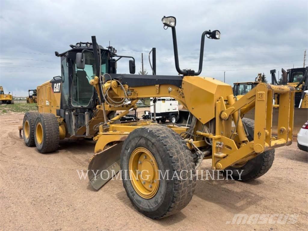 CAT 140M 2 Väghyvlar