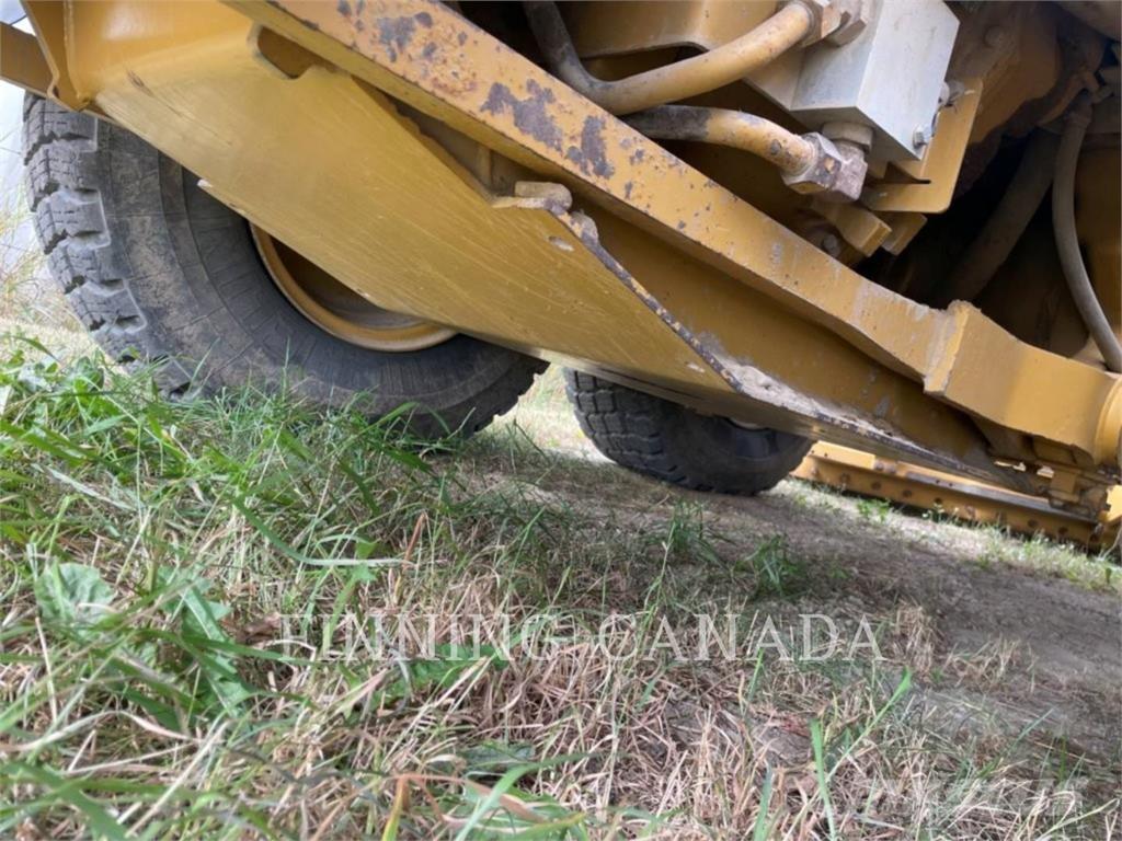 CAT 140M AWD Väghyvlar