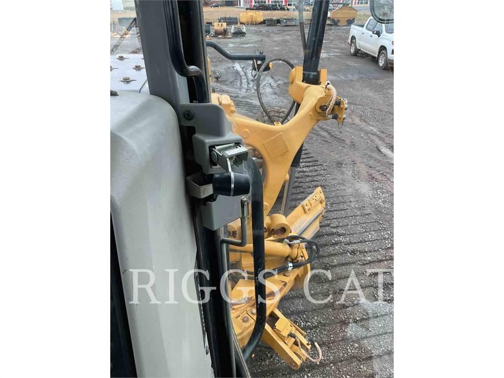 CAT 140M LC17 Väghyvlar