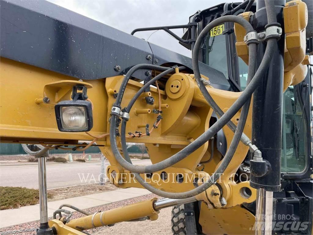 CAT 140M2 Väghyvlar