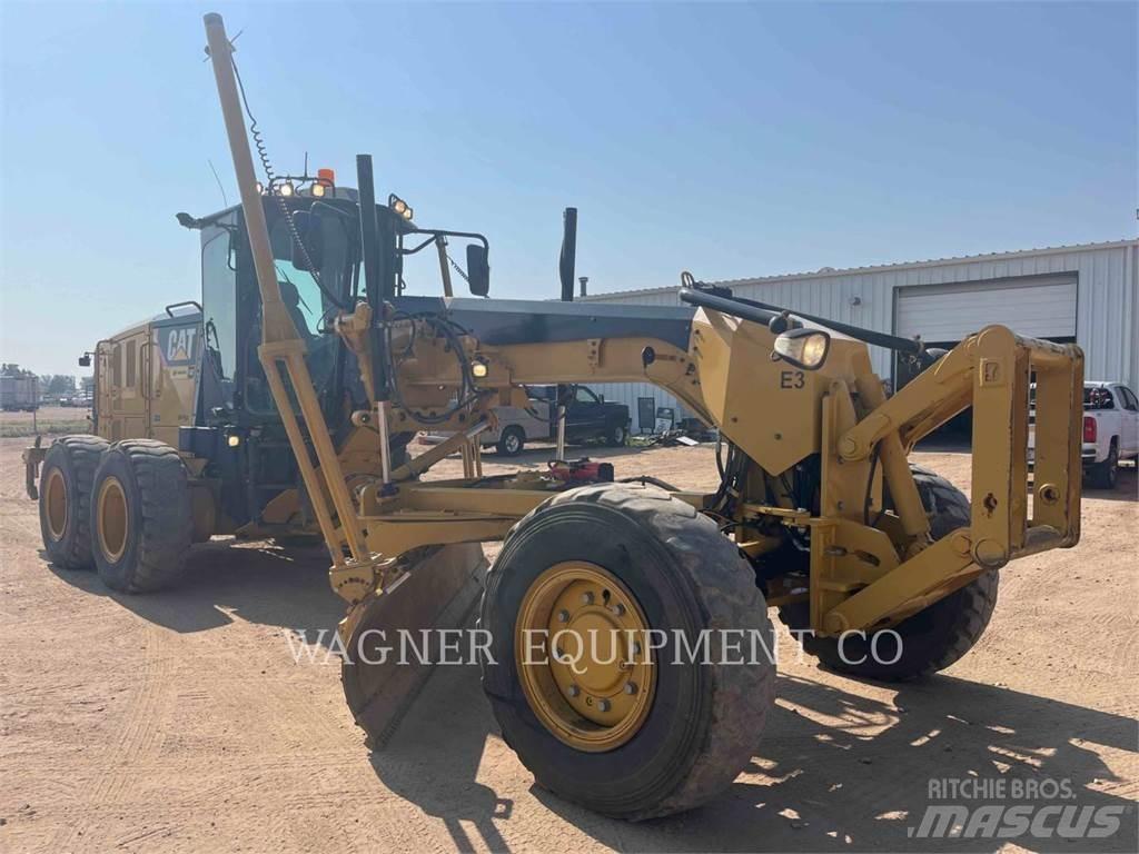 CAT 140M2 AWD Väghyvlar