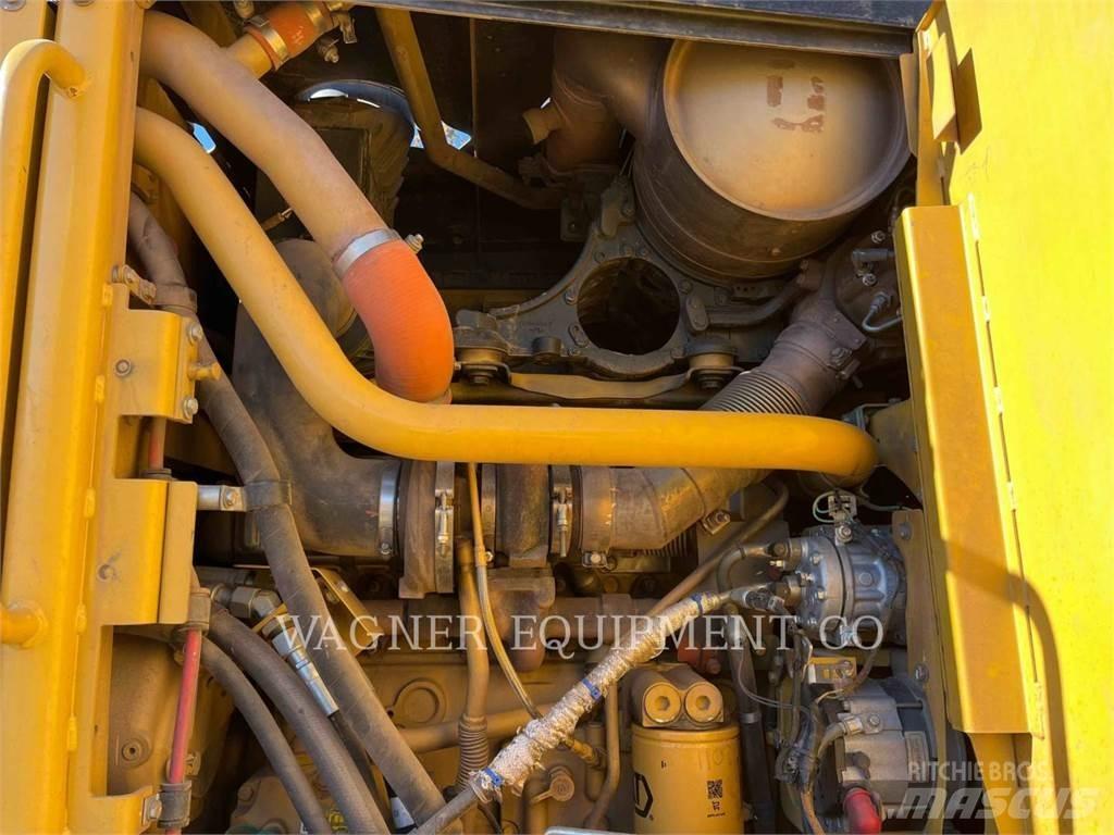 CAT 140M2 AWD Väghyvlar