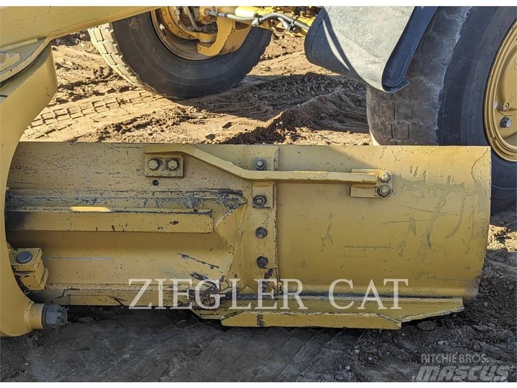 CAT 140M2AWD Väghyvlar