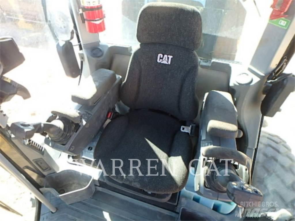 CAT 140M3 Väghyvlar