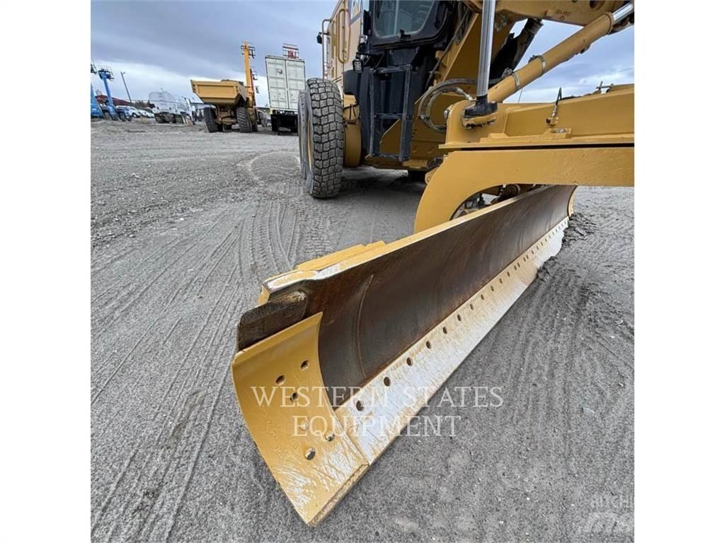CAT 140M3 Väghyvlar