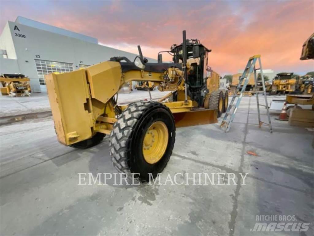 CAT 140M3 Väghyvlar