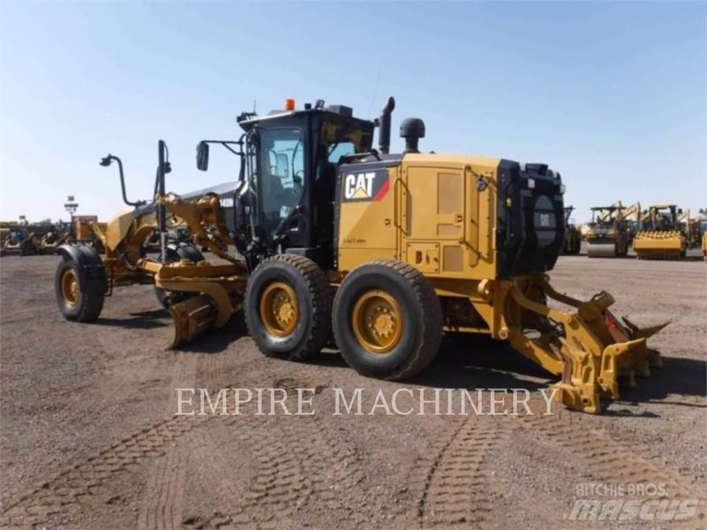 CAT 140M3 Väghyvlar