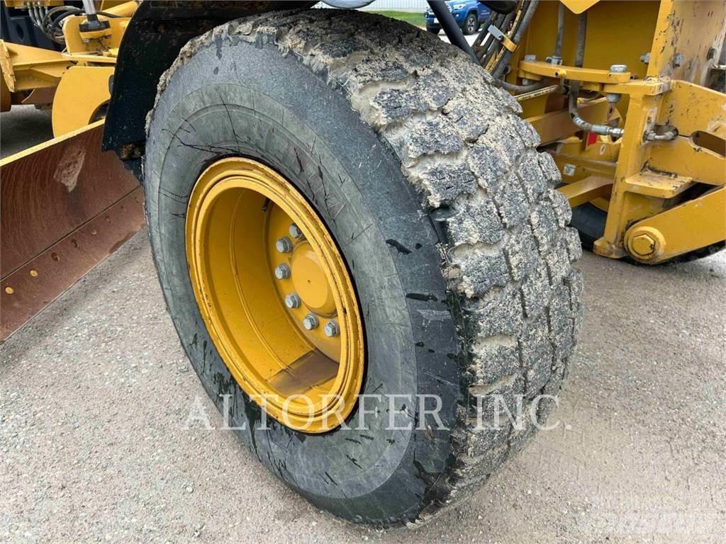 CAT 140M3 Väghyvlar