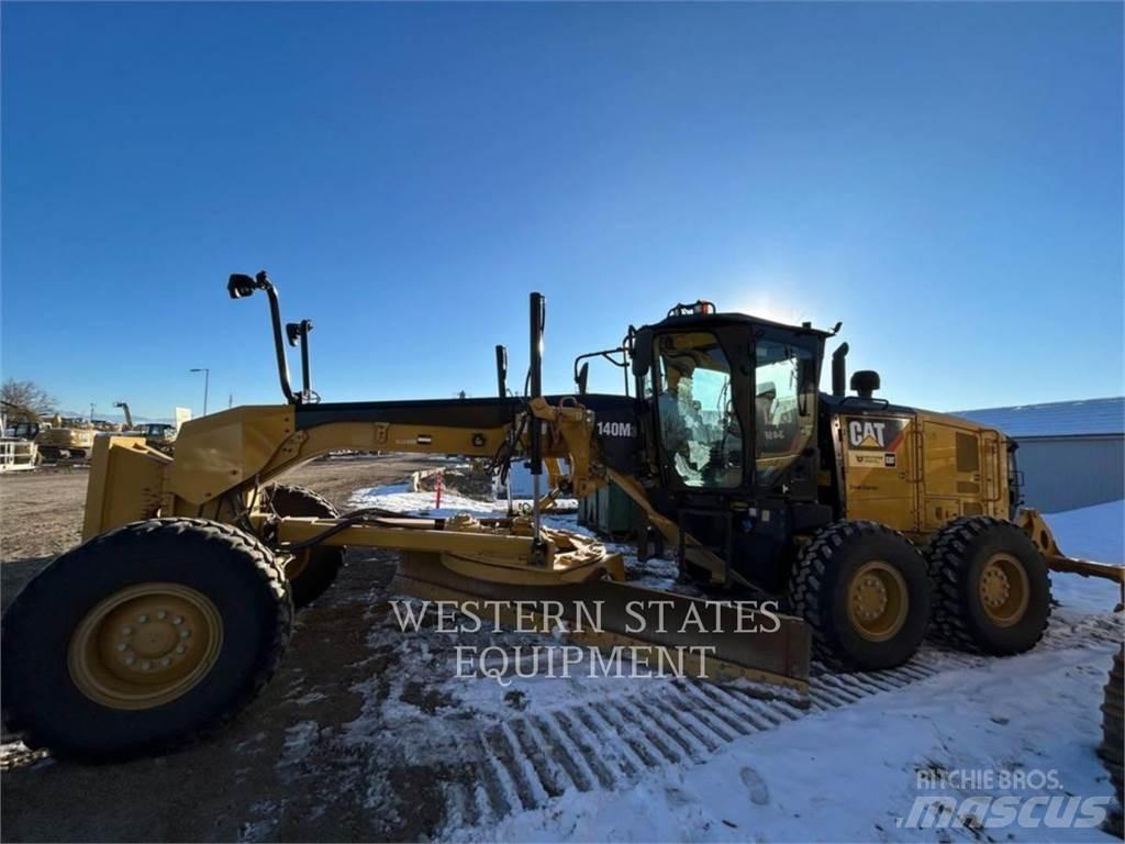 CAT 140M3 Väghyvlar