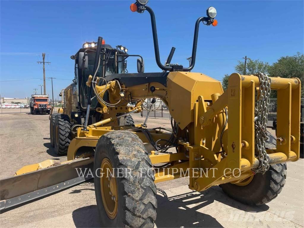CAT 140M3 Väghyvlar