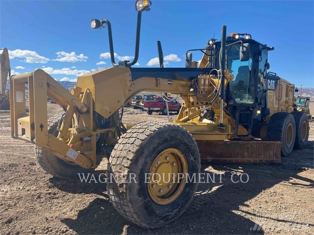 CAT 140M3 AWD Väghyvlar