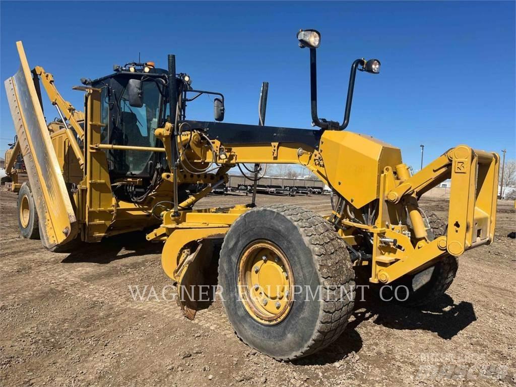 CAT 140M3 AWD Väghyvlar