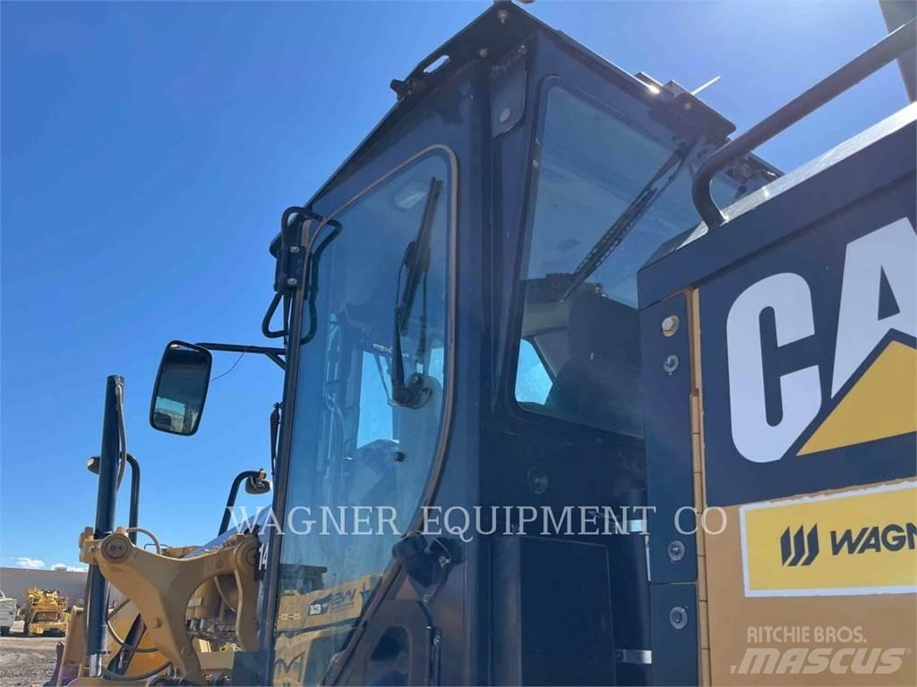 CAT 140M3 AWD Väghyvlar