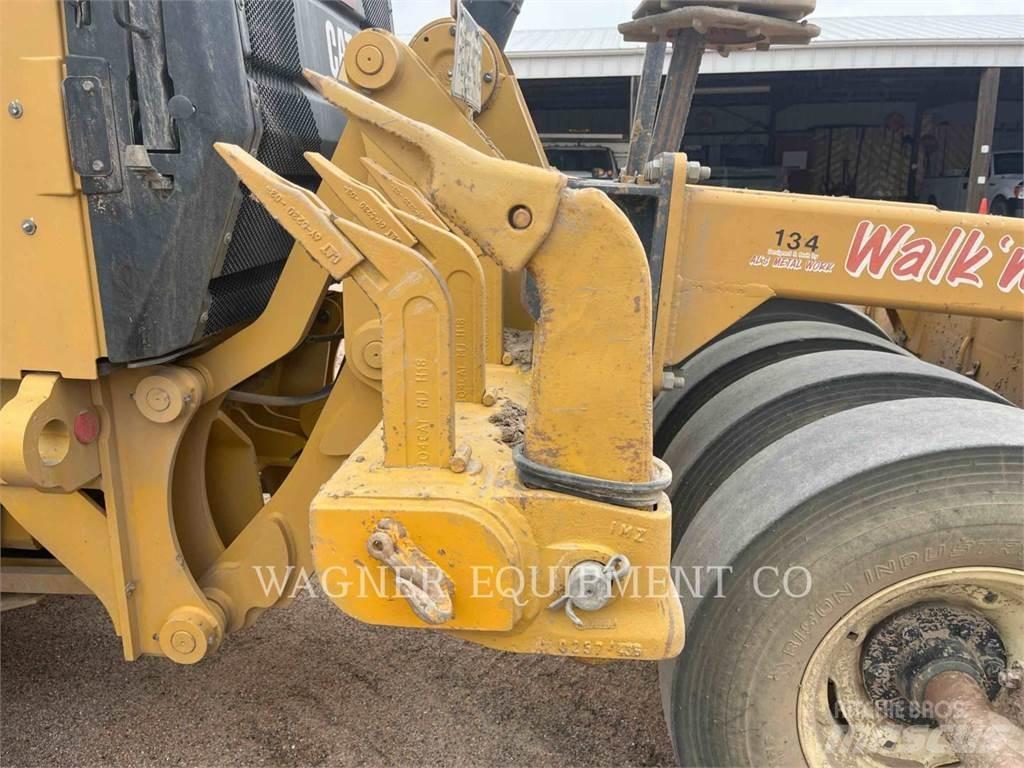 CAT 140M3 AWD Väghyvlar