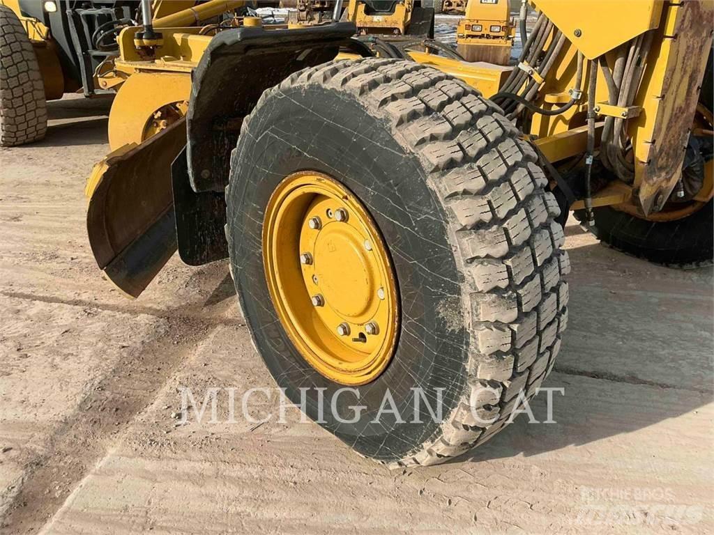 CAT 140M3 AWD Väghyvlar