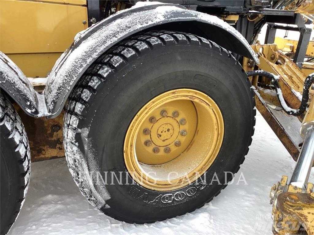 CAT 140M3 AWD Väghyvlar