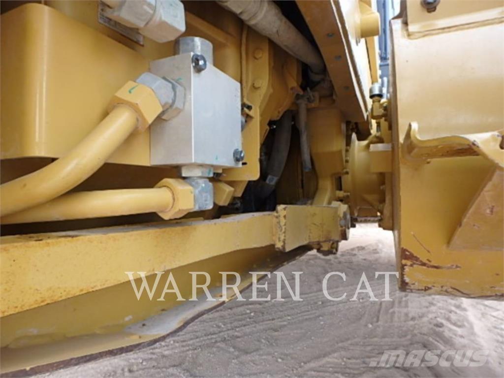 CAT 140M3 AWD Väghyvlar