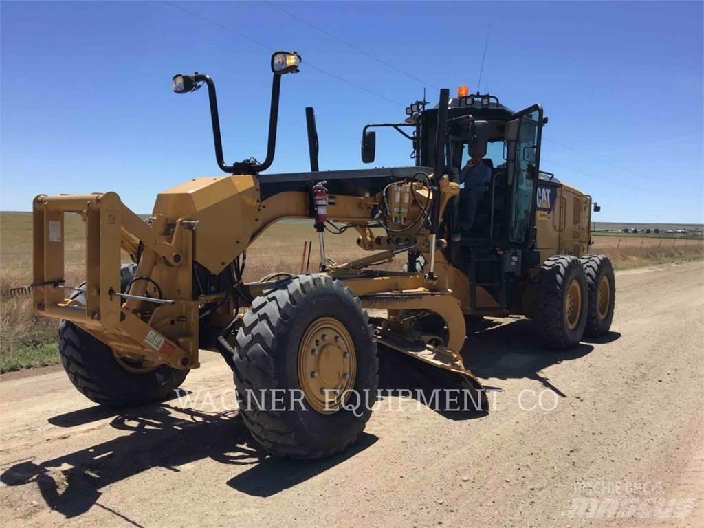CAT 140M3 AWD Väghyvlar