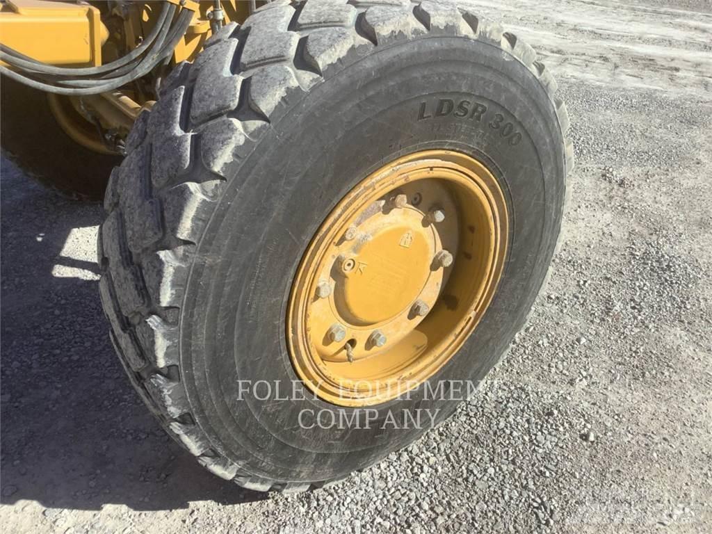 CAT 140M3AW Väghyvlar