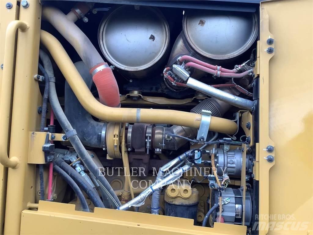 CAT 140M3AWDB Väghyvlar