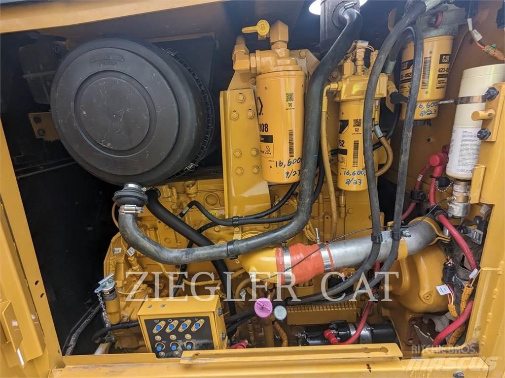 CAT 14M Väghyvlar