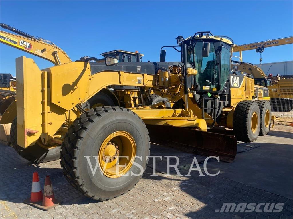 CAT 14M Väghyvlar