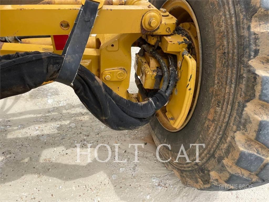 CAT 150-15AWD Väghyvlar