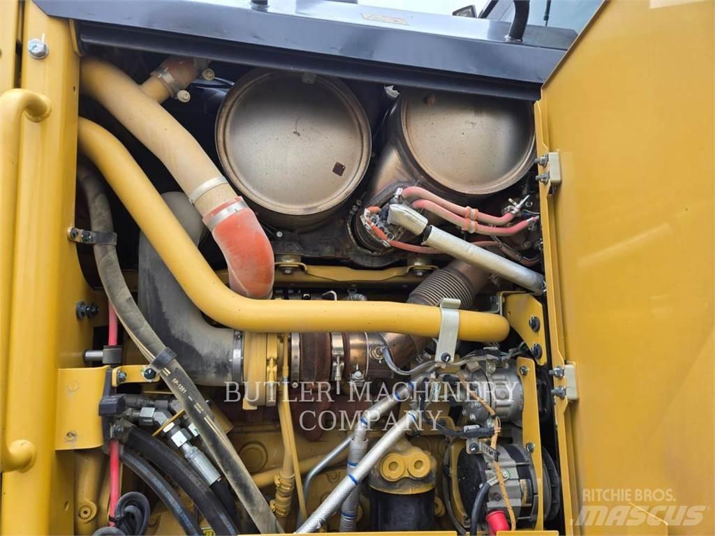 CAT 150 AWD Väghyvlar