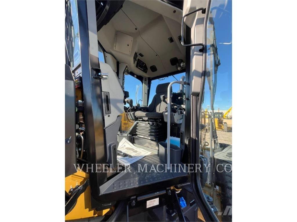 CAT 150 AWD Väghyvlar