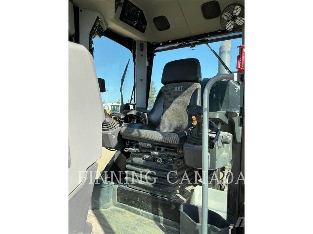 CAT 150 AWD Väghyvlar