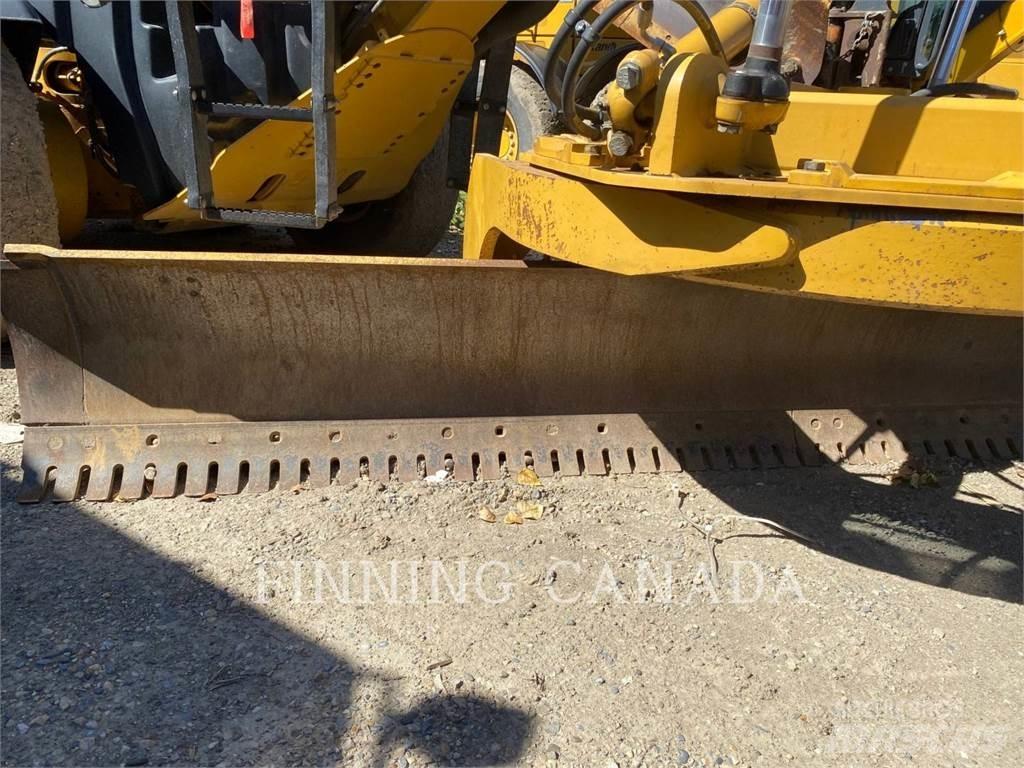 CAT 160M Väghyvlar
