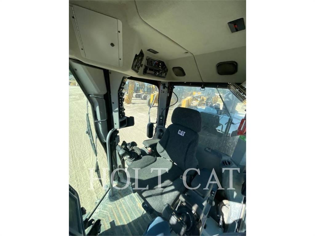 CAT 160M3 Väghyvlar