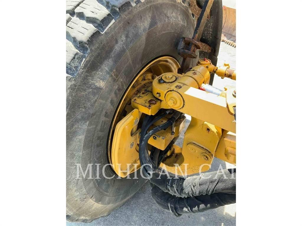 CAT 160M3 AWD Väghyvlar