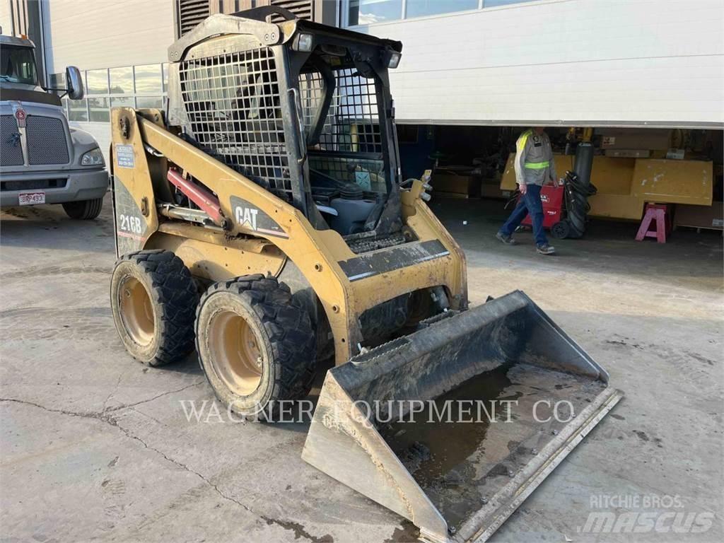 CAT 216B Kompaktlastare