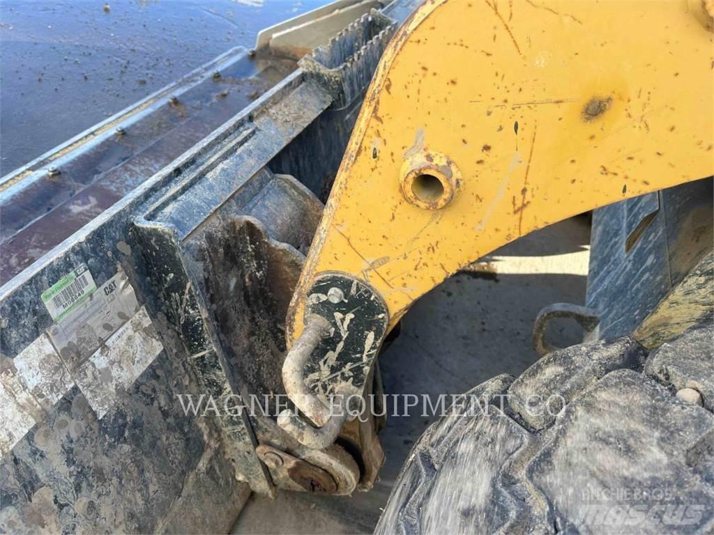 CAT 216B Kompaktlastare