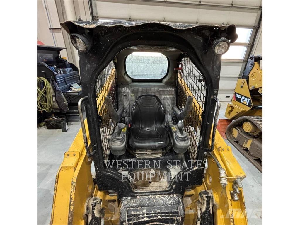 CAT 226D Kompaktlastare