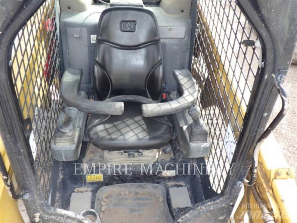 CAT 226D3 Kompaktlastare