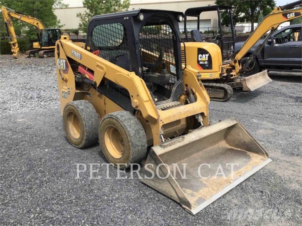 CAT 226D3 Kompaktlastare