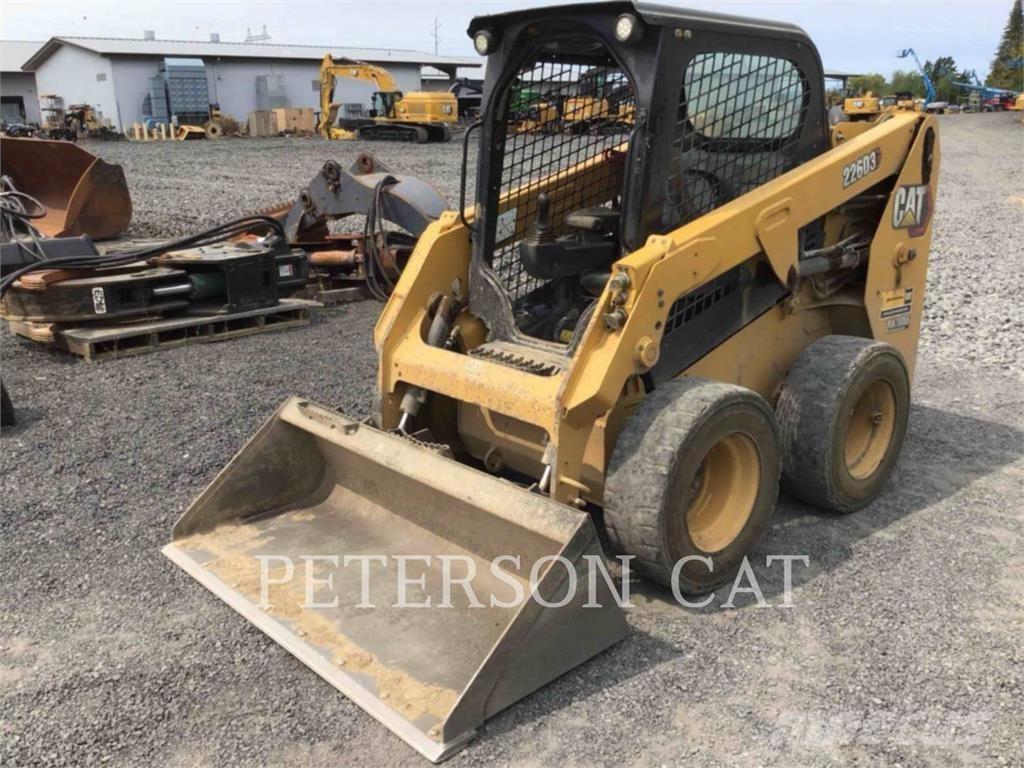 CAT 226D3 Kompaktlastare