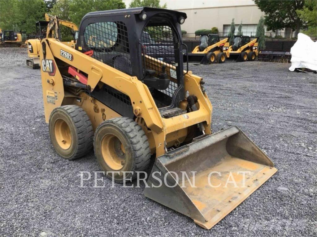 CAT 226D3 Kompaktlastare