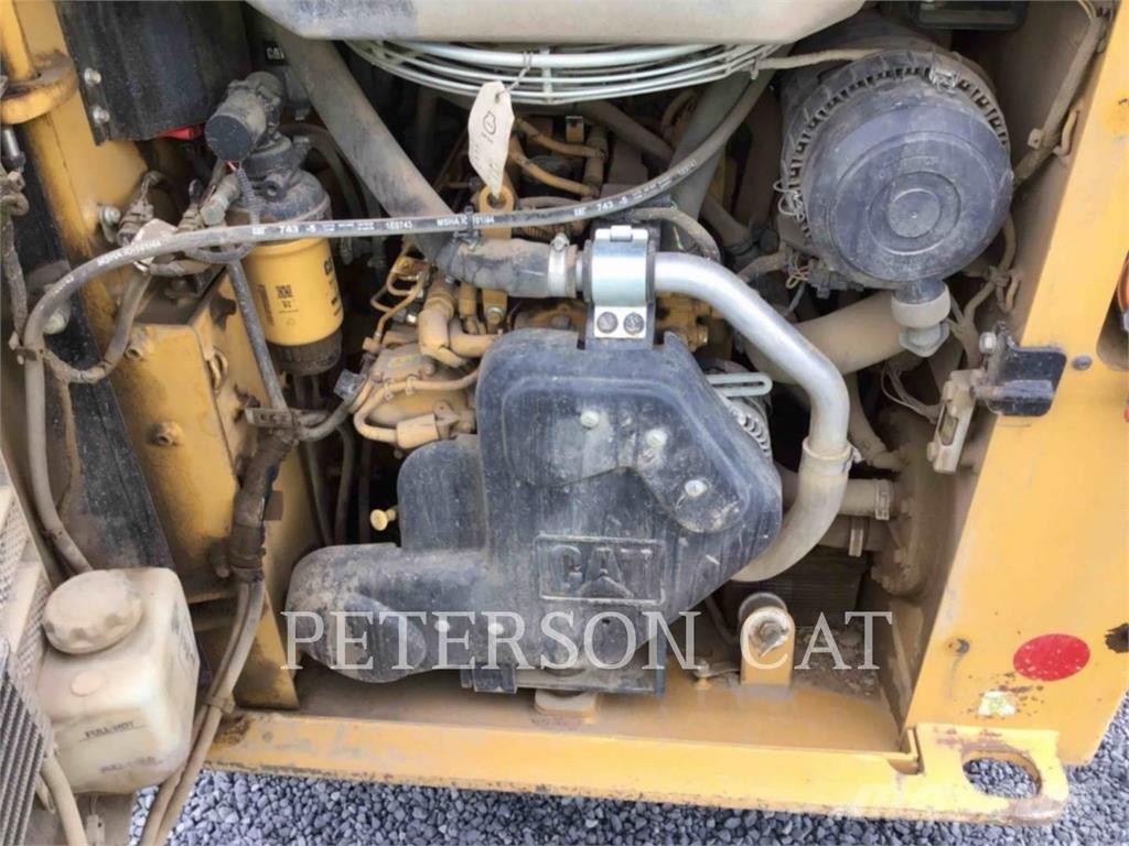 CAT 226D3 Kompaktlastare